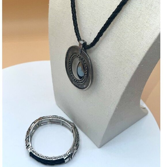 Retro Black Teardrop Pendant Necklace & Silver Bracelet Set   B42 - Picture 3 of 14